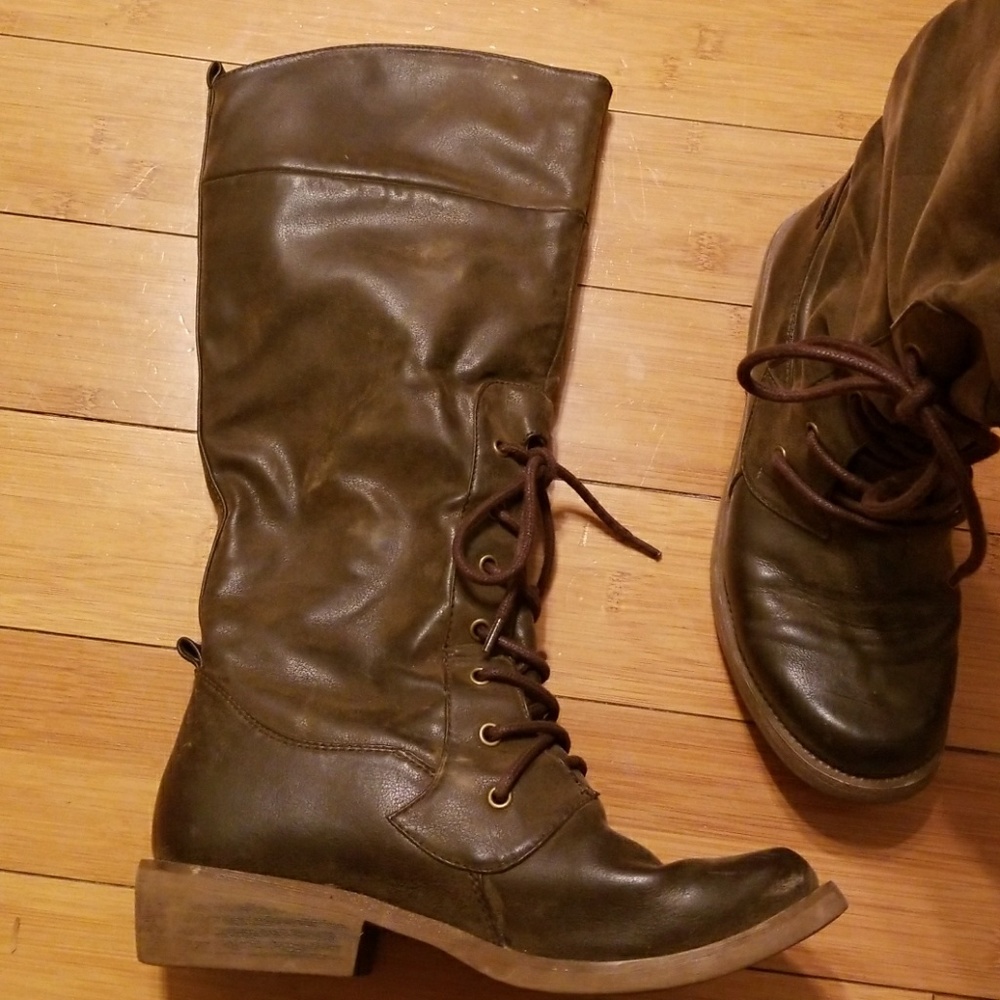 Knee high rocketdog boots size 8